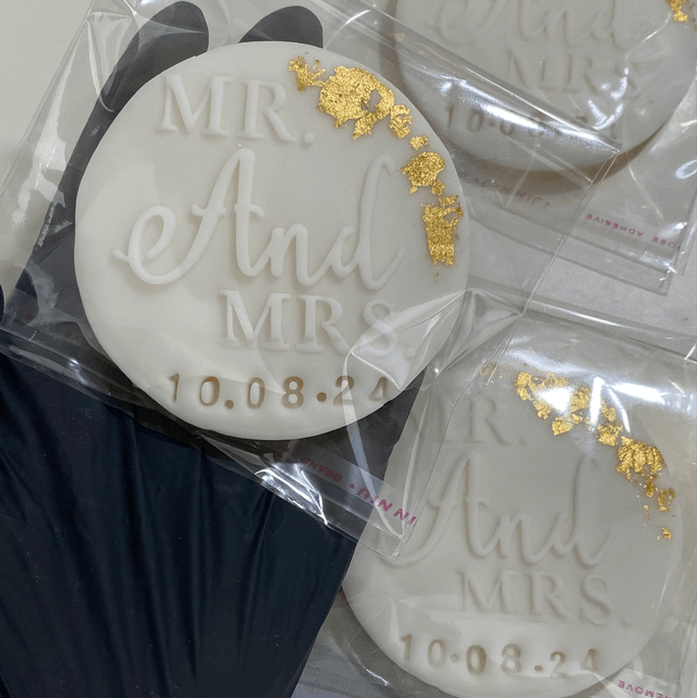 "MR & MRS" Sugar biscuits box (6 biscuits)